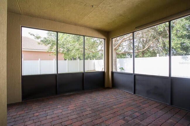 Building Photo - 3876 Shoreview Dr