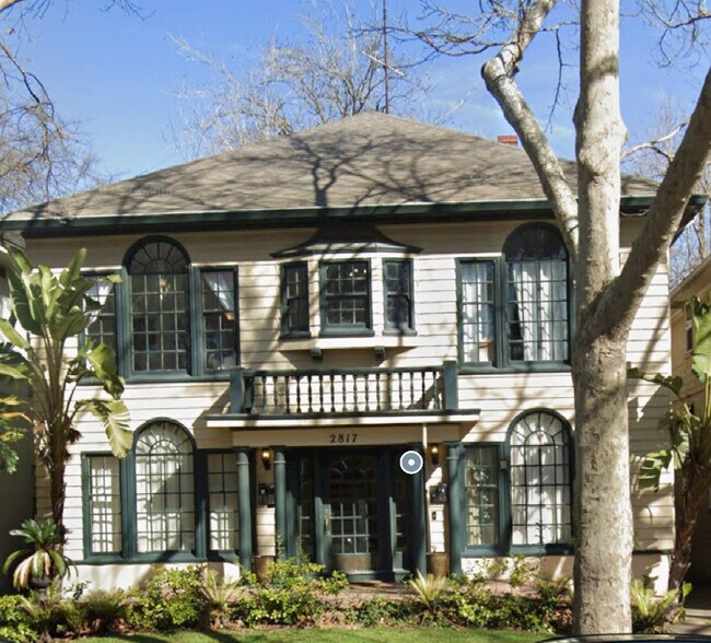 Building Photo - I St