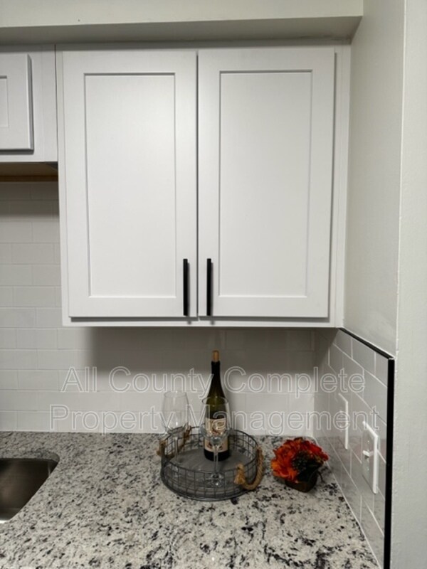 Building Photo - 6004 Marsha Dr