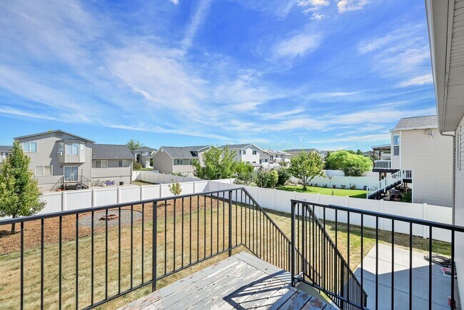 Building Photo - Beautifully Updated 4-Bedroom Home in Syracuse!