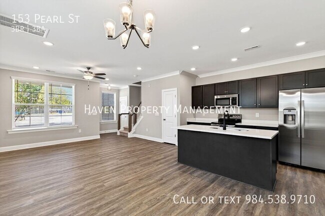 Building Photo - 153 Pearl St