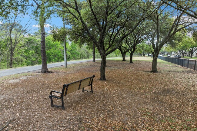 Building Photo - 766 Memorial Mews St