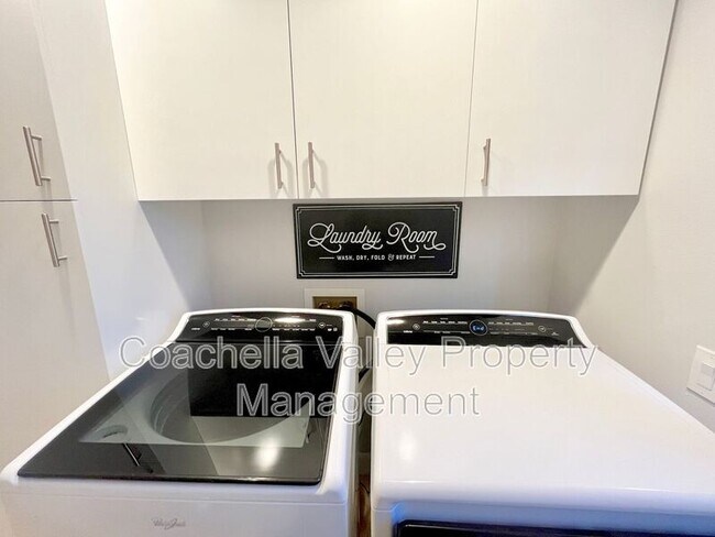 Building Photo - 48550 Valley View Dr