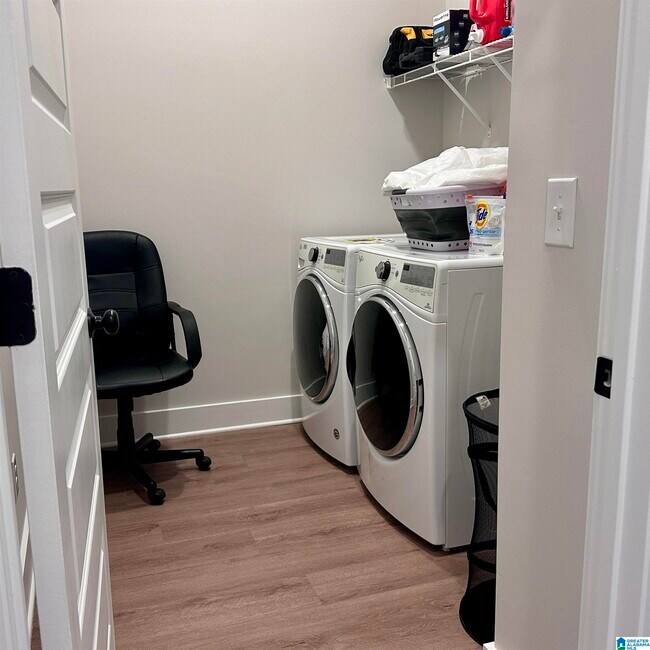 Building Photo - 4740 Arden Wy