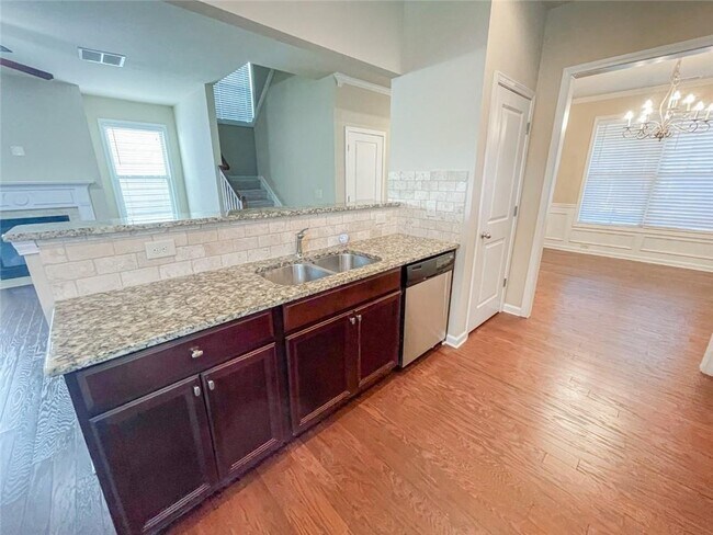 Building Photo - 328 Privet Cir