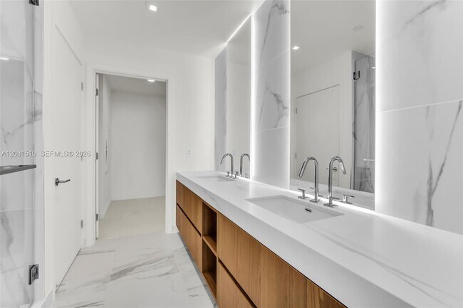 Building Photo - 1400 Biscayne Blvd