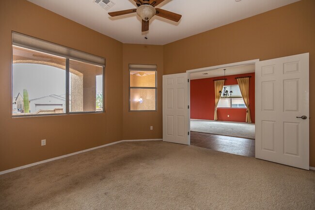 Building Photo - 1141 W Tenniel Dr