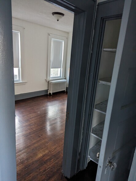 Building Photo - 2295 E Main St