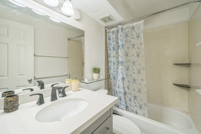 Building Photo - Charming central 3BR Condo in Honolulu