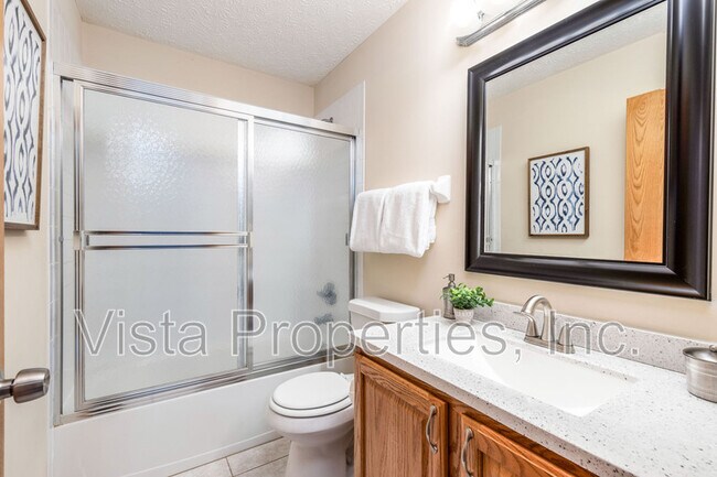 Building Photo - 7225 Bromfield Dr