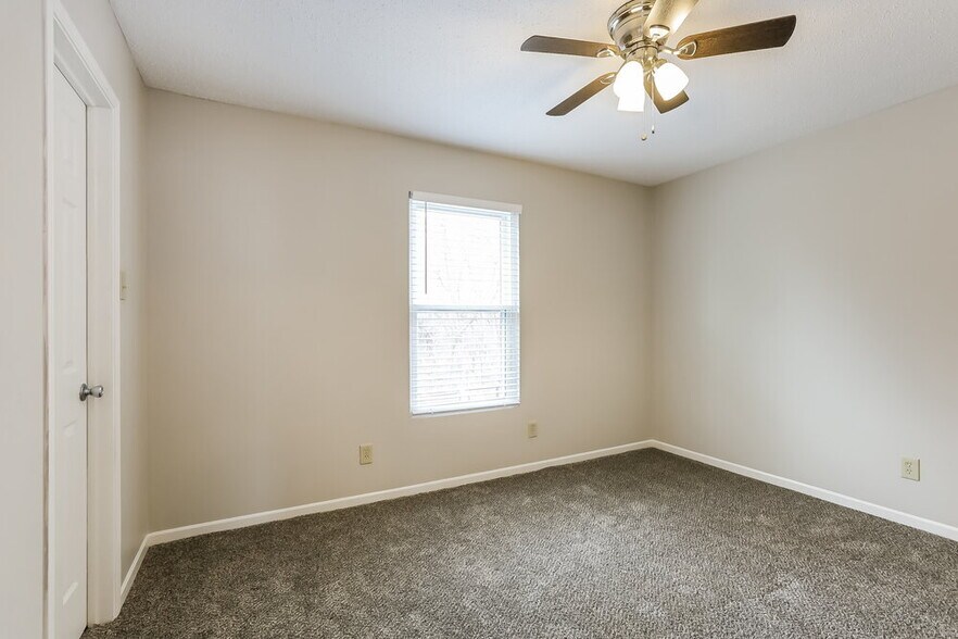 Building Photo - 8158 Retreat Ln