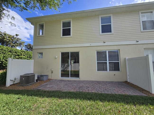 Building Photo - 3521 Sanctuary Dr