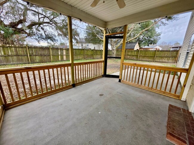 Building Photo - Charming 3 bedroom with fenced in yard - Tall Pines - Ladson