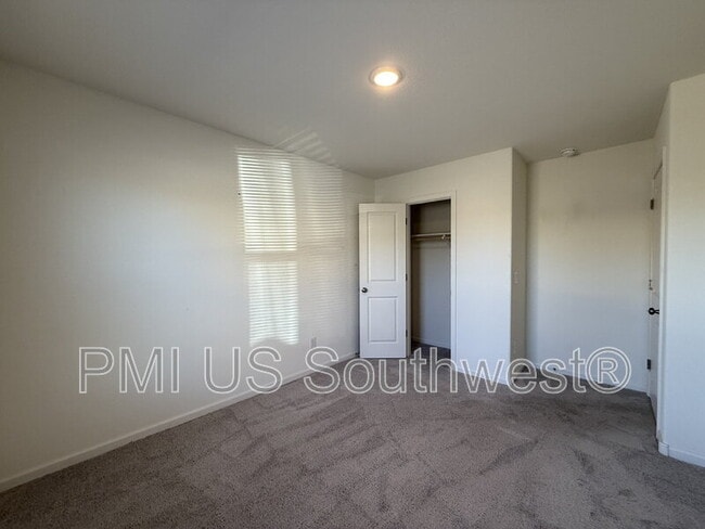 Building Photo - 2430 River Valley Cir