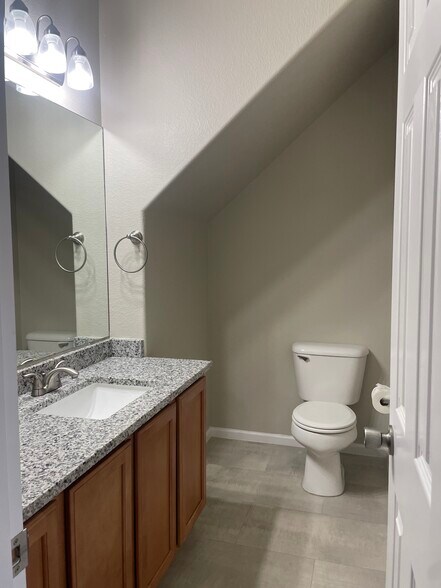 Building Photo - 16294 E Geddes Ln