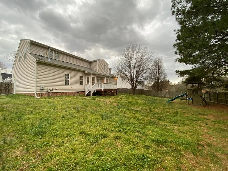 Building Photo - 210 Kelly W Dr