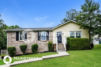 Building Photo - 233 Evergreen Cir