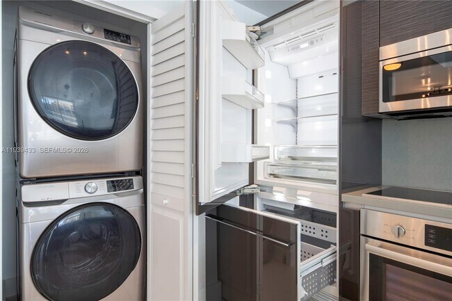 Building Photo - 1080 Brickell Ave