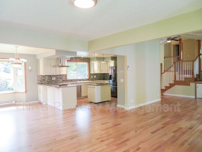 Building Photo - 3928 Hillview Ct NW