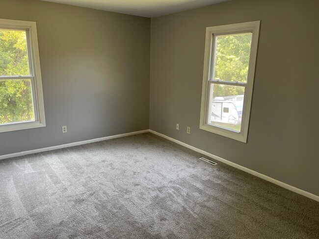 Building Photo - 4465 W Milham Ave