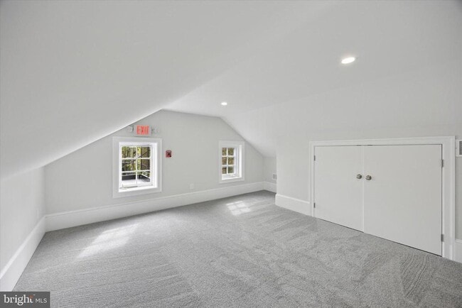 Building Photo - 21 S Clinton St