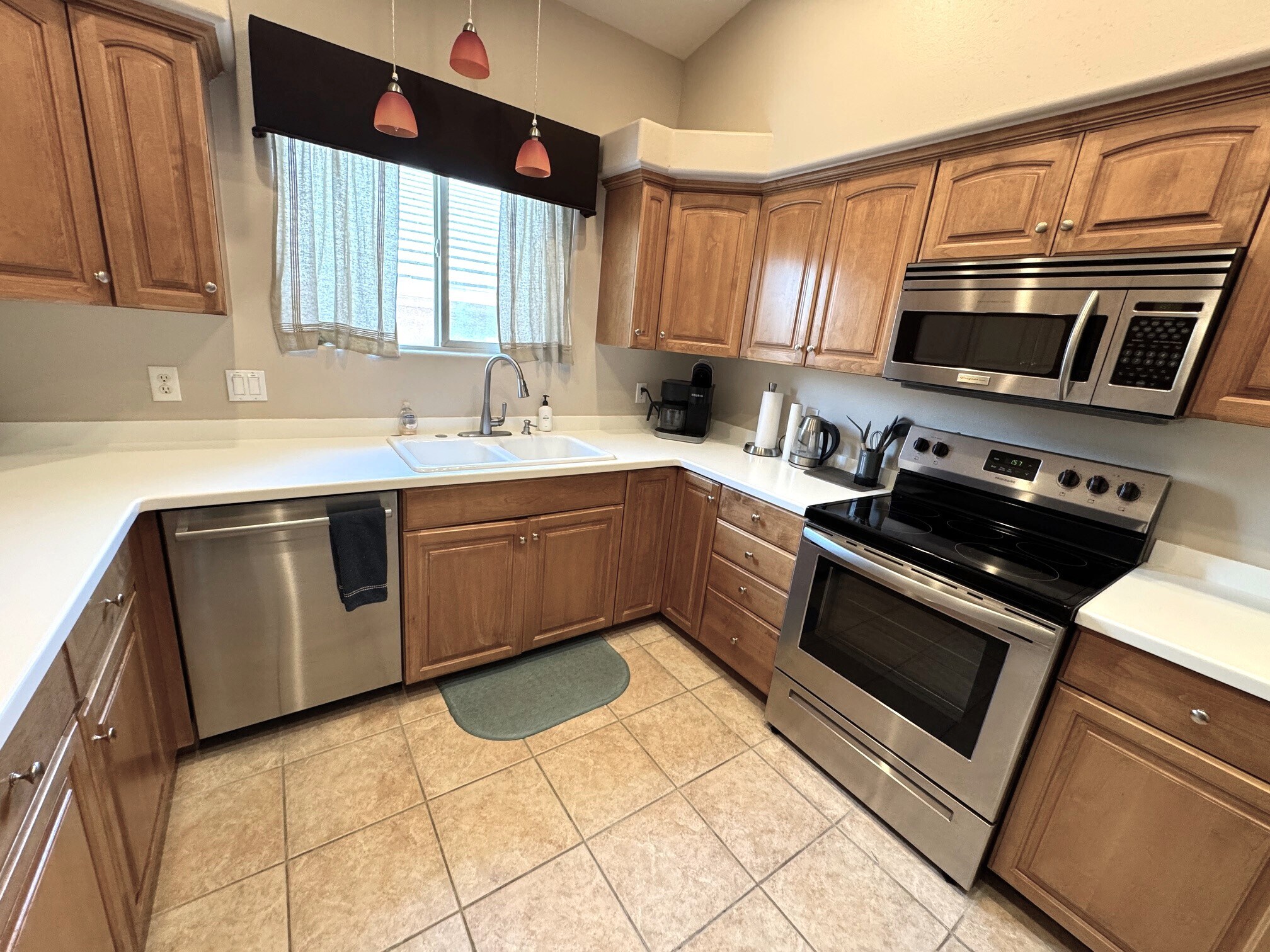 Building Photo - 400 Paradise Pky