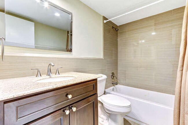 Building Photo - 917 N Flagler Dr