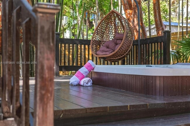 Building Photo - 751 NE 80th St