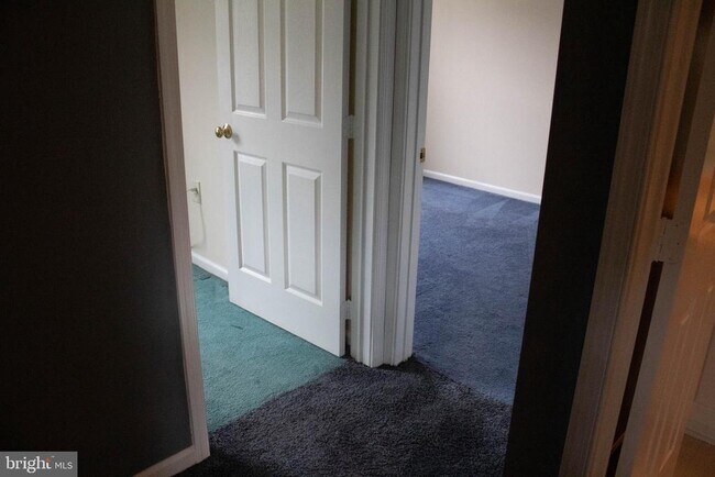 Building Photo - 2095 Pawlet Dr