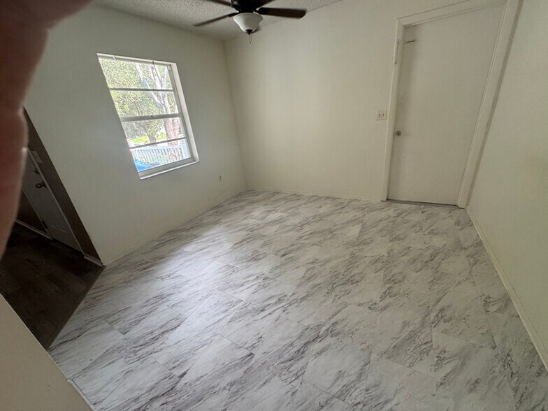Building Photo - 7403 Mead Dr
