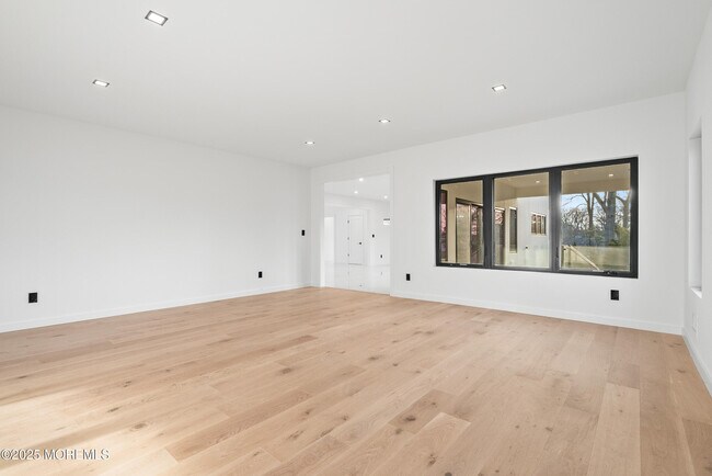 Building Photo - 459 Harnell Ave