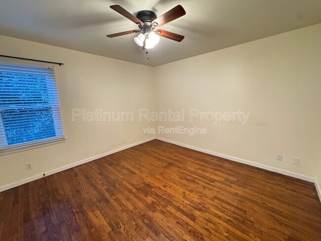 Building Photo - 1886 Benson Ave SE