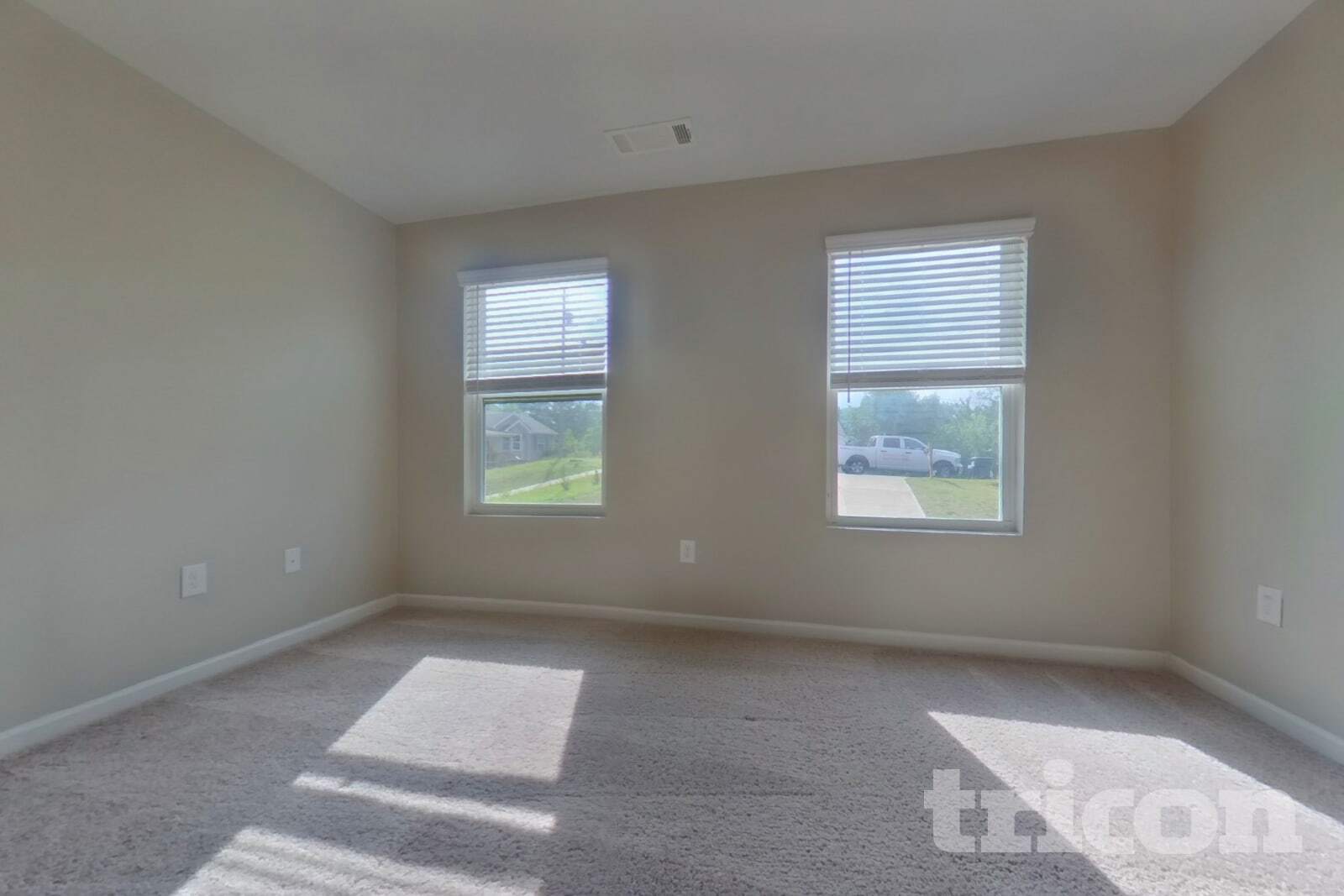 Building Photo - 561 Fairview Oak Pl