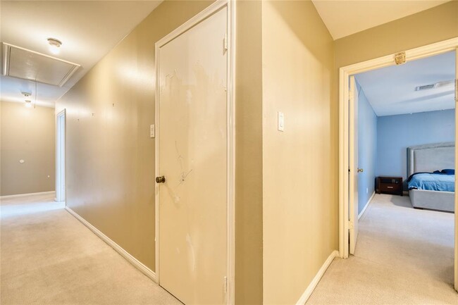 Building Photo - 8006 Albin Ln