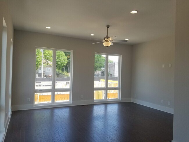 Building Photo - 708 Banton Dr NW