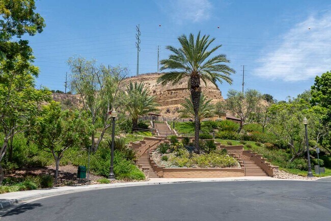 Building Photo - 3 Bedroom Townhome in the Escala Community of Mission Valley