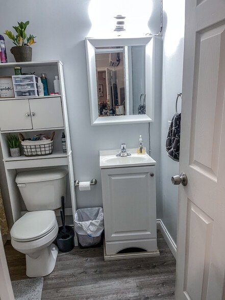 Bathroom - 11 N Miami St