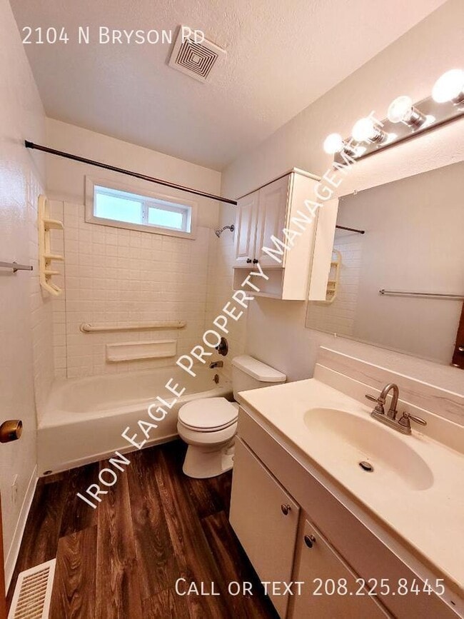 Building Photo - 2104 N Bryson Rd