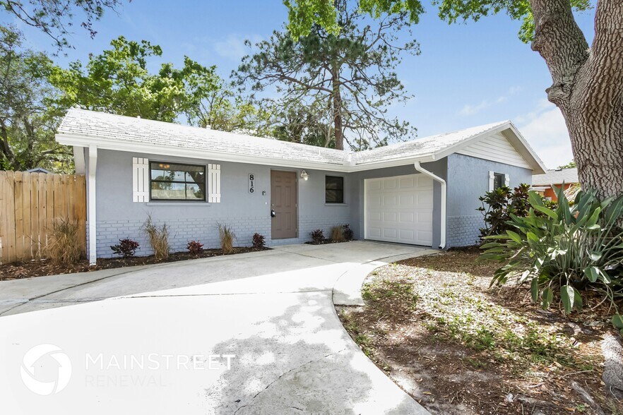 Building Photo - 816 65th Ave W