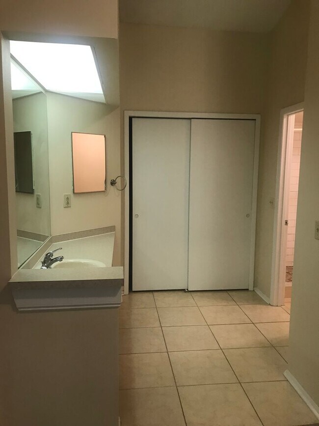 Building Photo - 7523SBD(100)