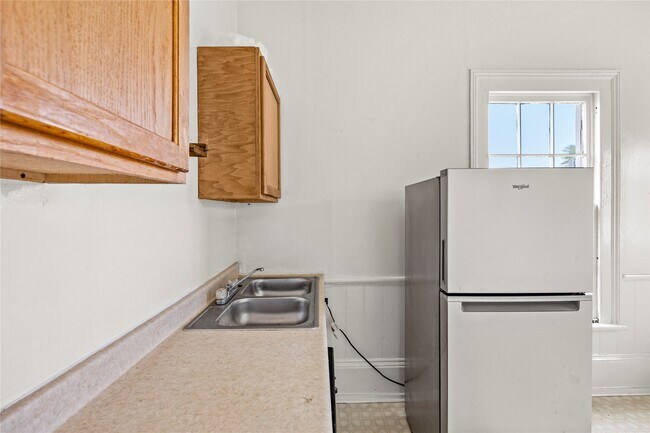 Building Photo - 1524 Mechanic St