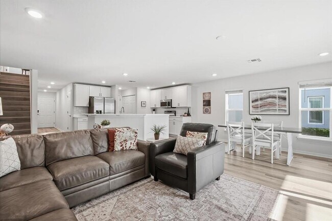 Building Photo - 2731 Idyll Lks Cir