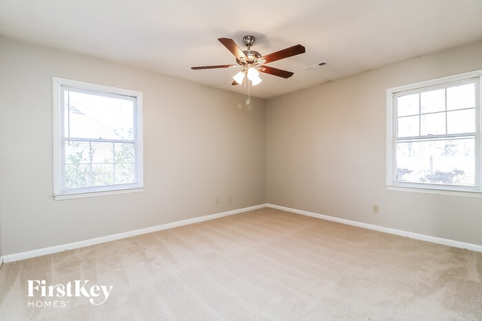 Building Photo - 5312 Carolwood Dr