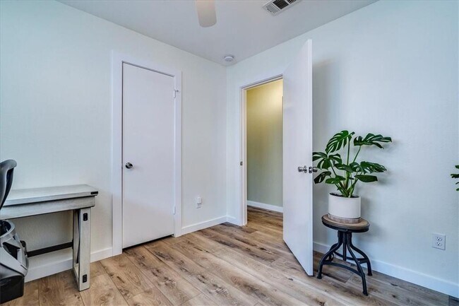 Building Photo - 11322 Bristle Oak Trail