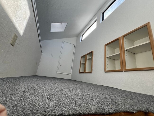 Building Photo - 349 Mar Vista Dr