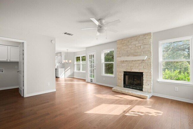Building Photo - 17841 Park Valley Dr