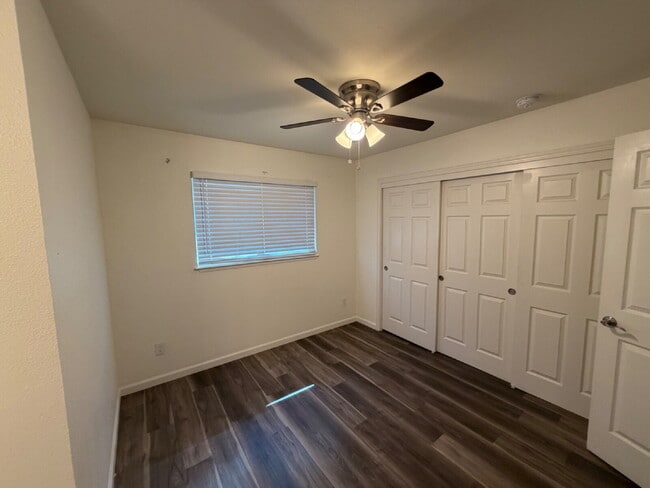 Building Photo - Charming 2-Bed, 2-Bath Haven in Merced!