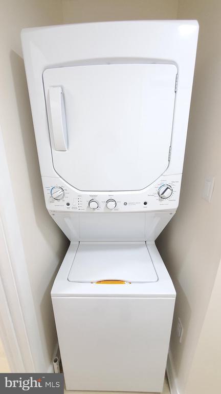 Building Photo - 1819 N Judson St