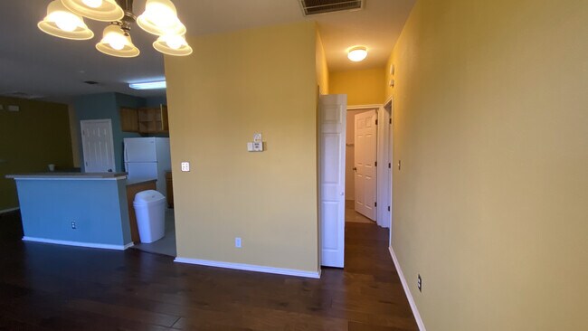 Building Photo - 7501 Shadowridge Run