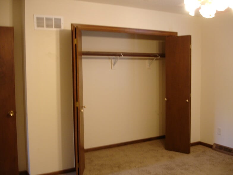 Mstr Bedroom Closet - 7101 N Park Ave